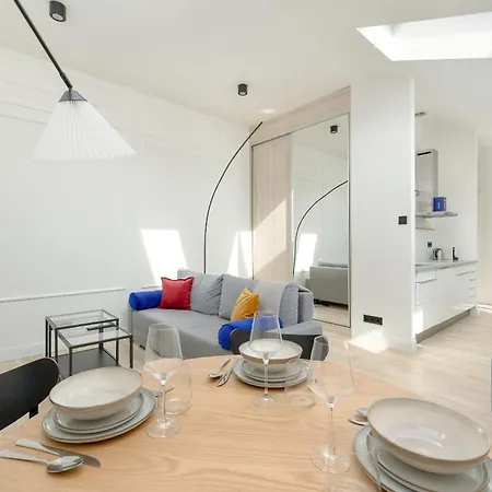 Apartamento Minimalist Bright Kopernika Near Old Town In By Renters *