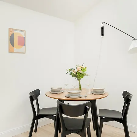 Minimalist Bright Kopernika Near Old Town In By Renters