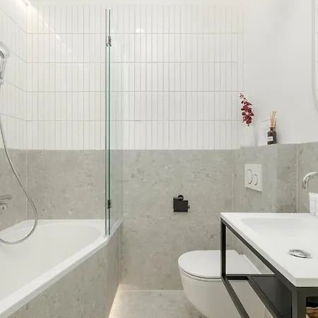 Minimalist Bright Kopernika Near Old Town In By Renters Poznań