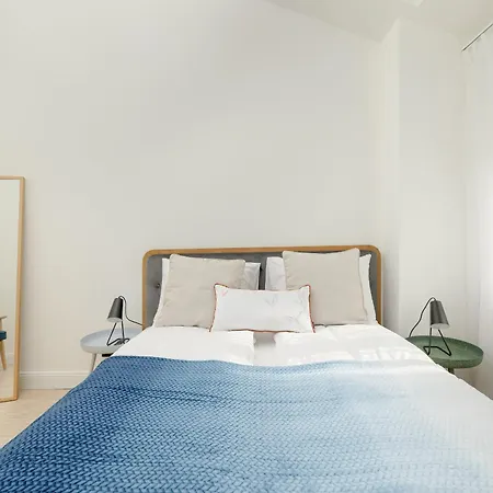 아파트 Minimalist Bright Kopernika Near Old Town In By Renters 포즈난