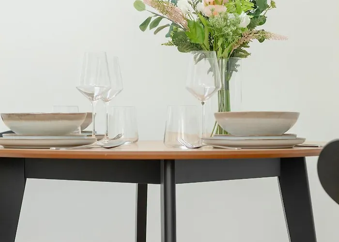 Minimalist Bright Kopernika Near Old Town In By Renters * ポズナン