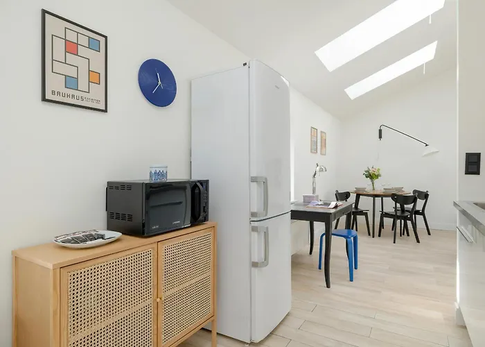Apartment Minimalist Bright Kopernika Near Old Town In By Renters *