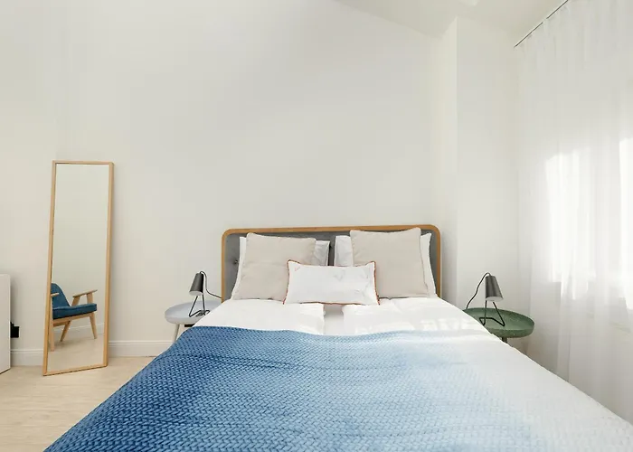 アパート Minimalist Bright Kopernika Near Old Town In By Renters ポズナン